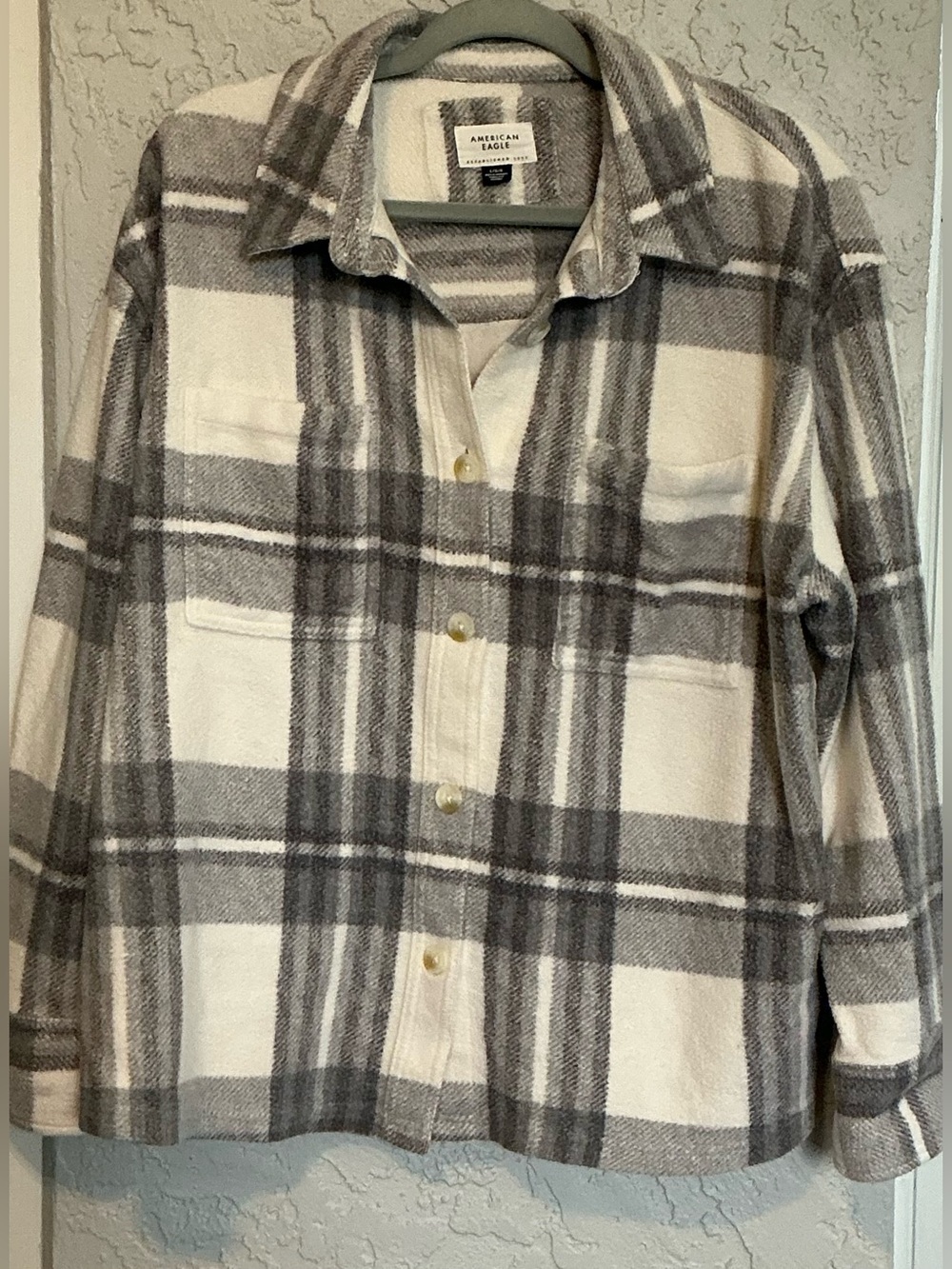 American Eagle White and Gray Plaid Fleece Shacket